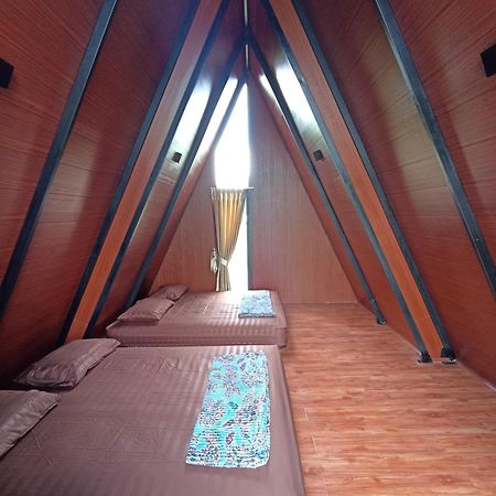 Wawowow Hotel Tomohon Exterior foto
