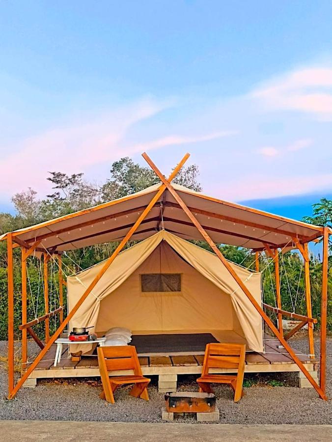 Wawowow Hotel Tomohon Exterior foto