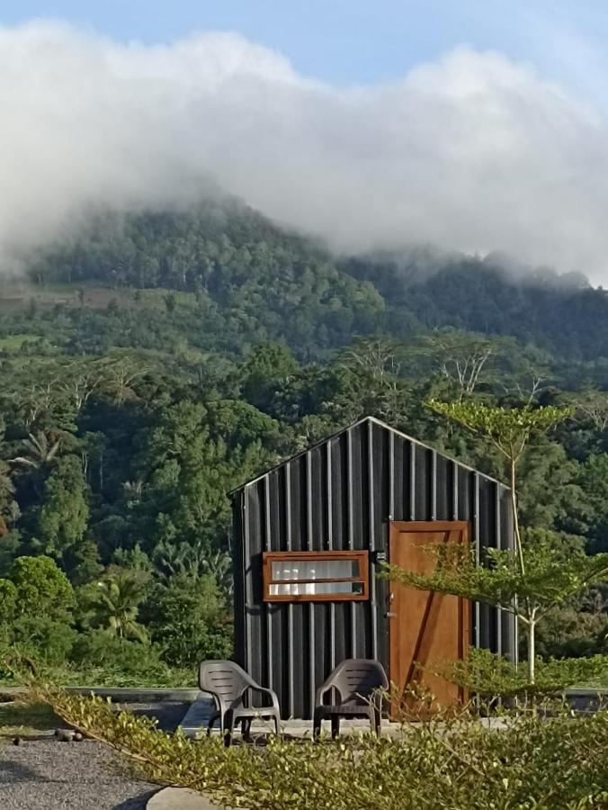 Wawowow Hotel Tomohon Exterior foto