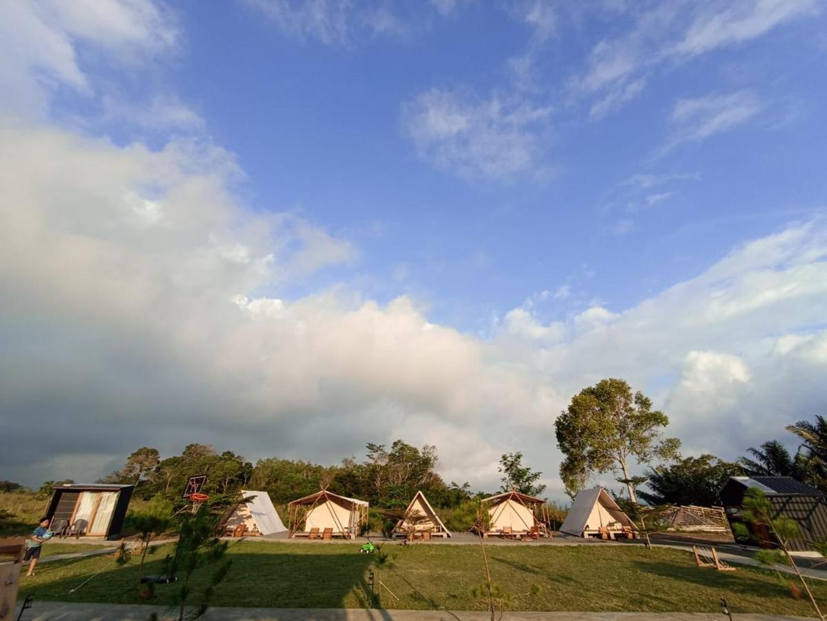 Wawowow Hotel Tomohon Exterior foto
